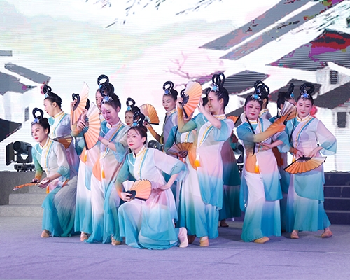 “十度春秋共風(fēng)雨 百年新程再起航”，南康城發(fā)集團(tuán)十周年慶典晚會(huì)精彩回眸